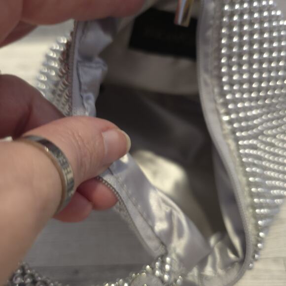 Jessica McClintock Staci Metal Silver Snap Puch Evening Wristlet Bag - Picture 4 of 10